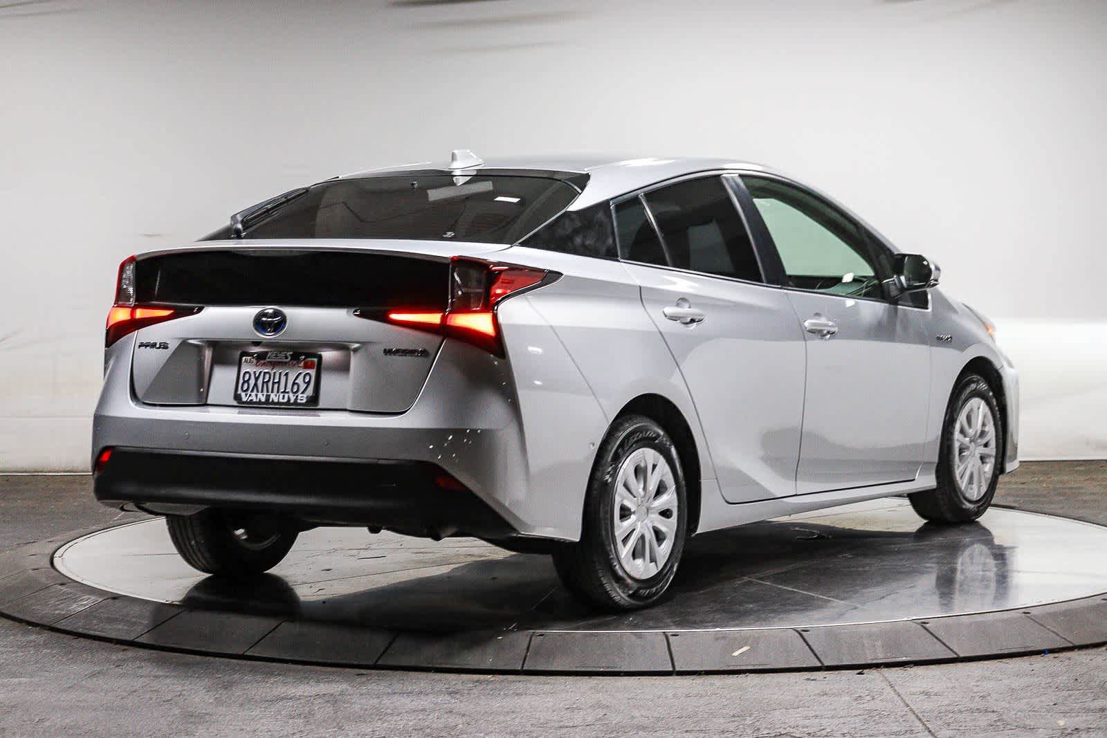 Certified 2022 Toyota Prius LE FWD image 5