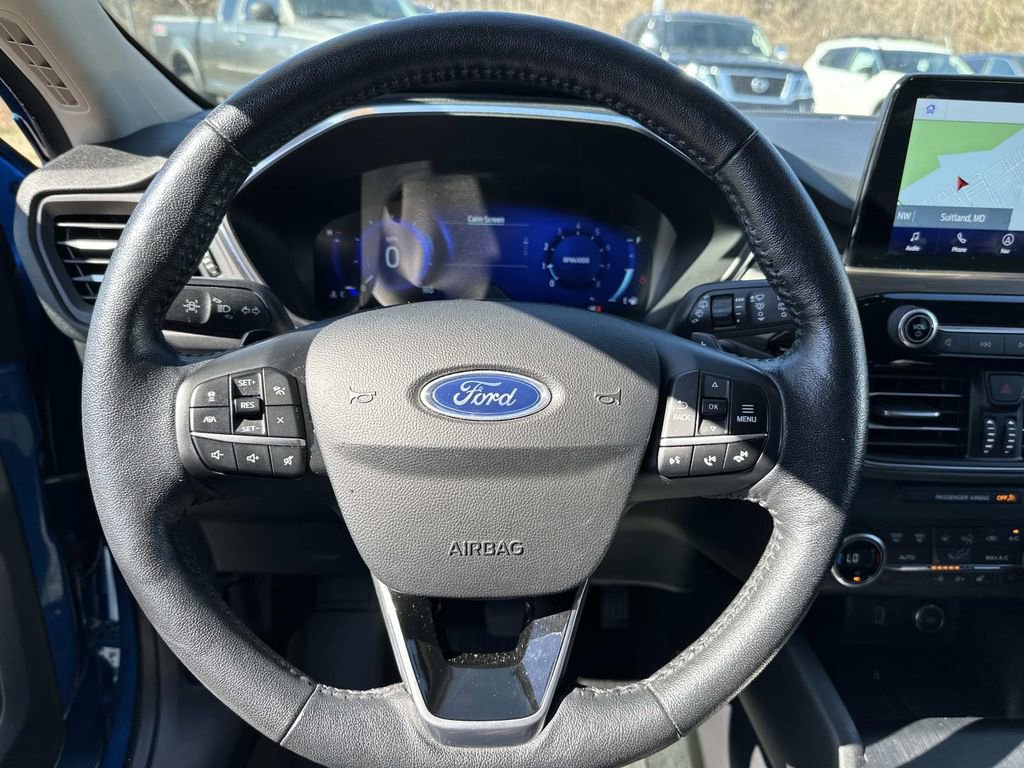 Used 2020 Ford Escape Titanium image 17