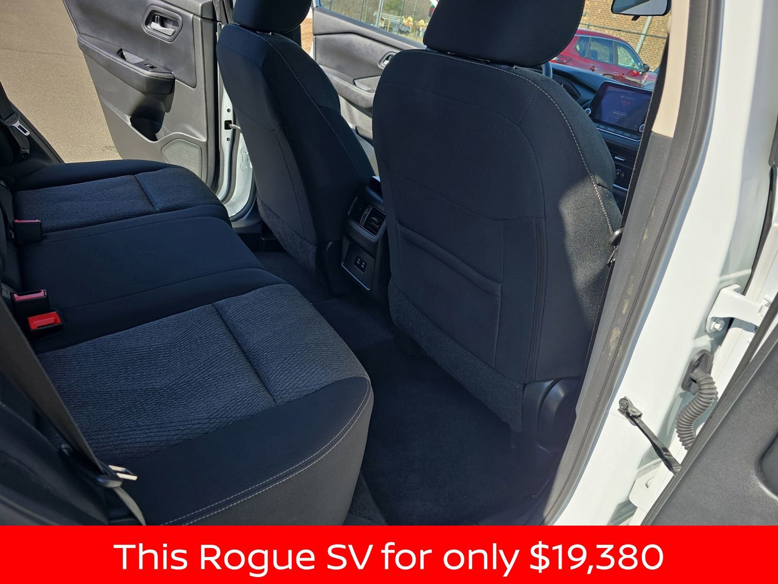 Used 2024 Nissan Rogue SV image 17