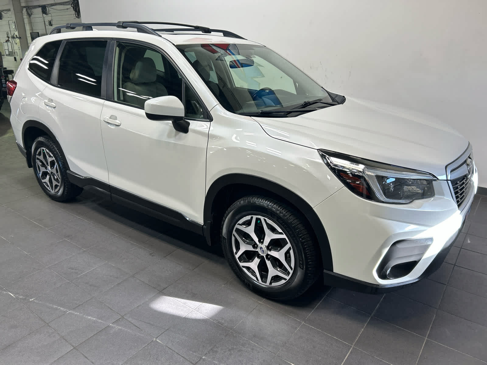 Used 2021 Subaru Forester Premium AWD/4WD image 2