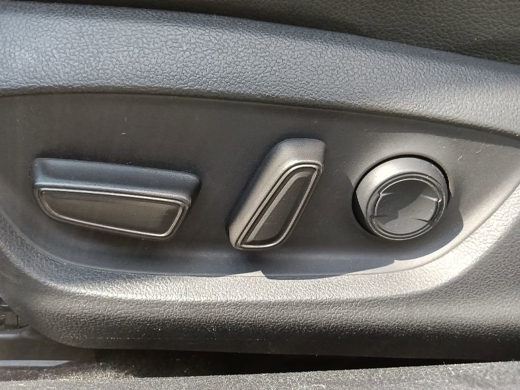 Used 2018 Toyota Camry XSE w/ Driver Assist Package image 16