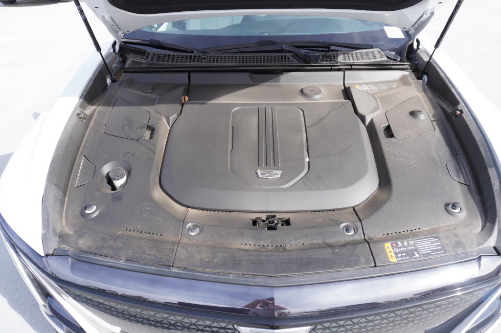 Used 2024 Cadillac Lyriq Luxury AWD/4WD image 7