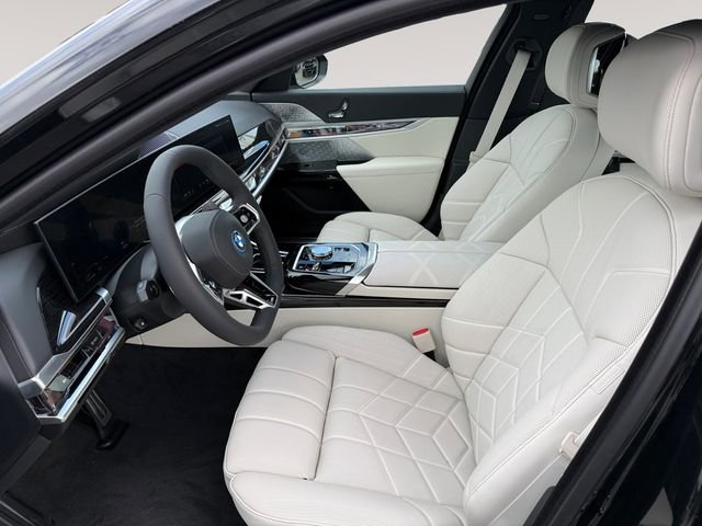 New 2026 BMW 750e xDrive w/ Executive Package AWD/4WD image 9