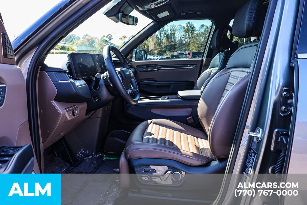 Used 2024 Kia EV9 Land image 19