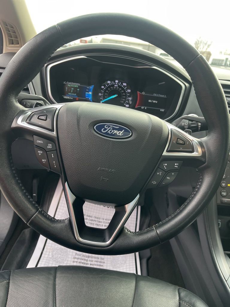 Used 2020 Ford Fusion Titanium AWD/4WD image 18