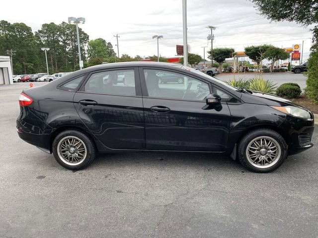 Used 2015 Ford Fiesta SE FWD image 9