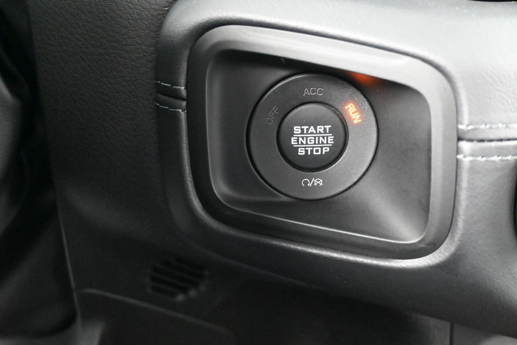 Used 2026 Jeep Gladiator Mojave AWD/4WD image 32