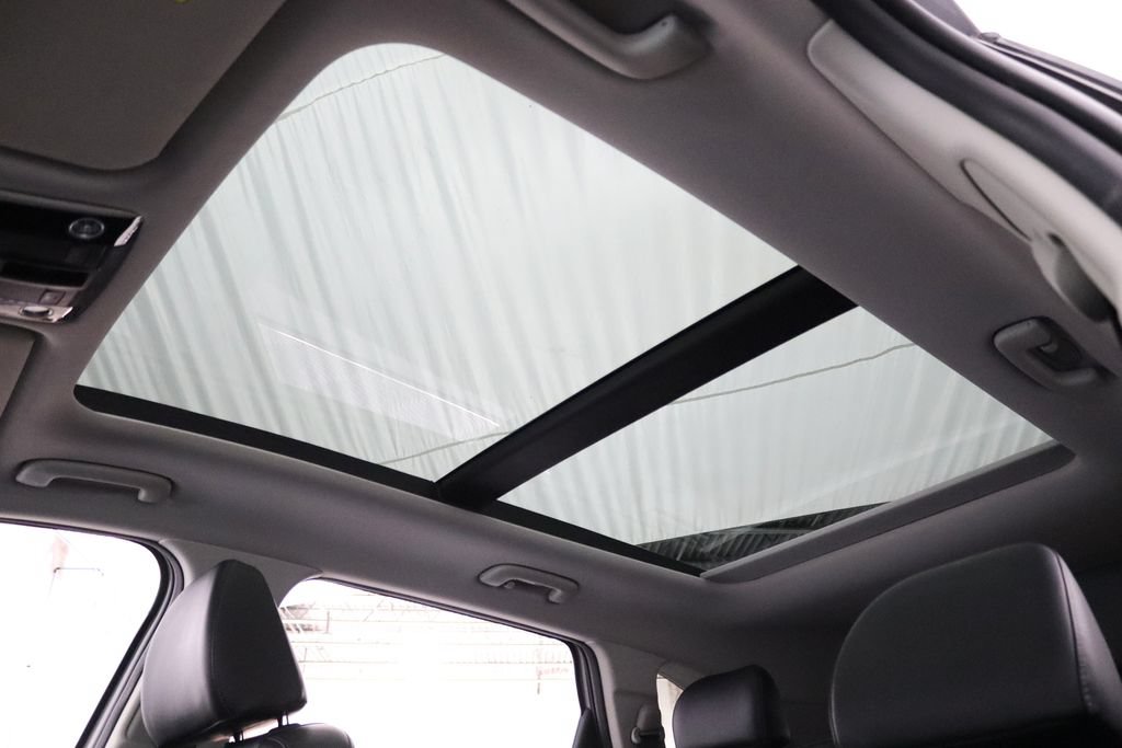 Used 2024 Kia Sorento S w/ Panoramic Sunroof Package FWD image 31