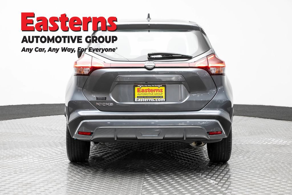 Used 2023 Nissan Kicks S FWD image 6
