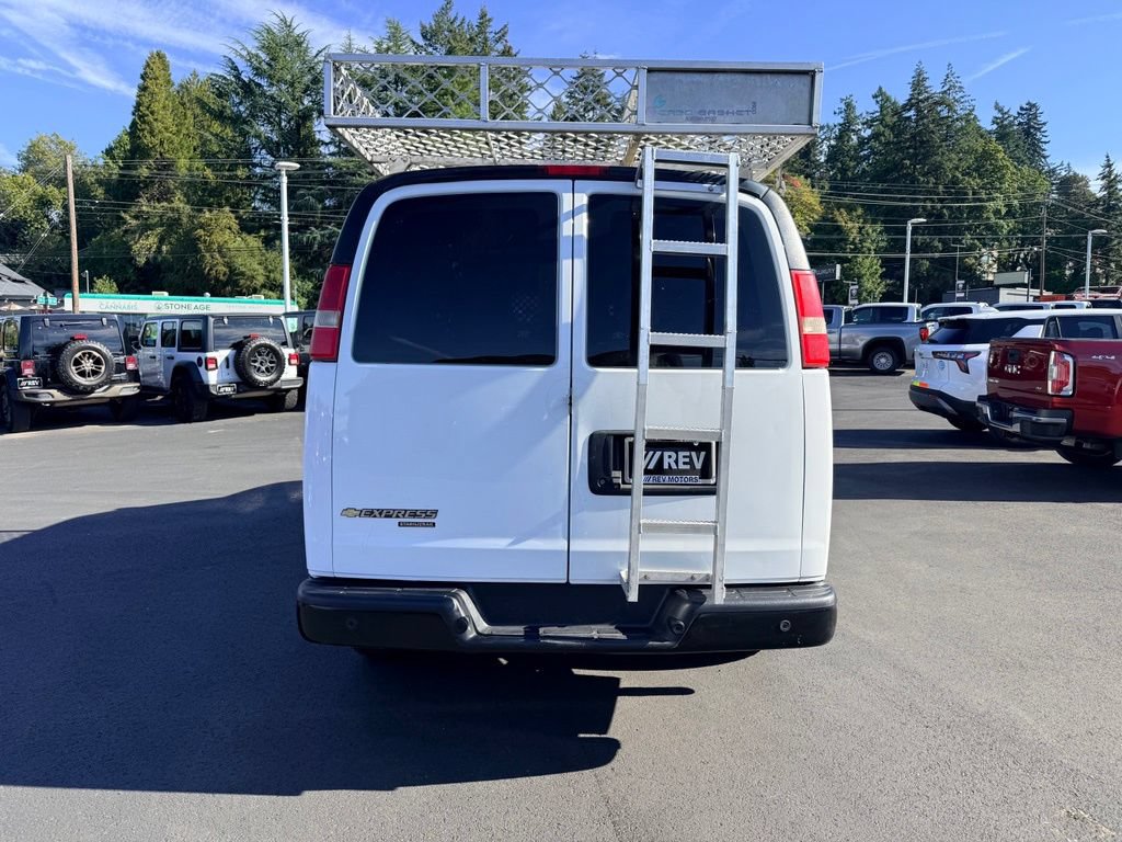 Used 2015 Chevrolet Express 3500 RWD image 4