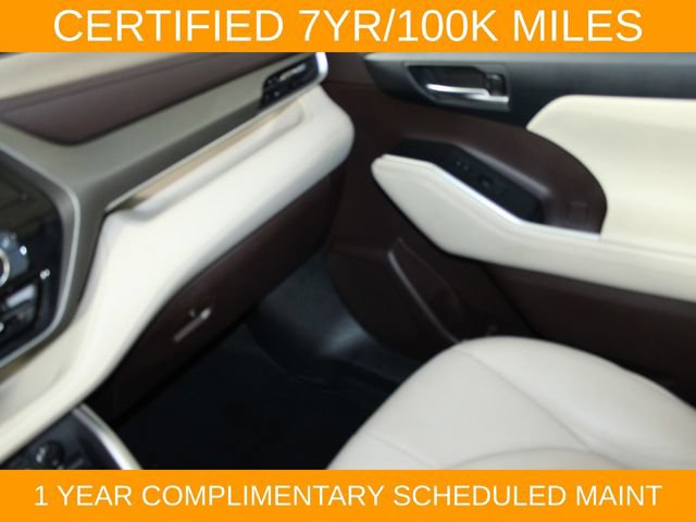 Used 2020 Toyota Highlander XLE AWD/4WD image 15