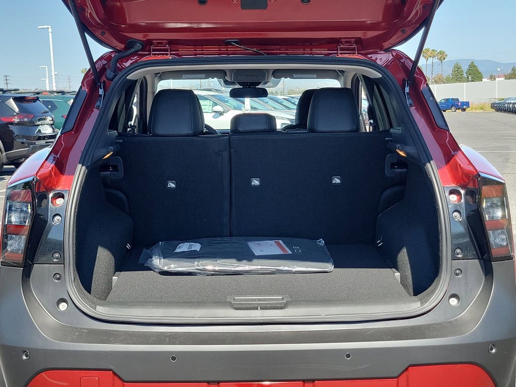 New 2026 Nissan Kicks SR FWD image 35