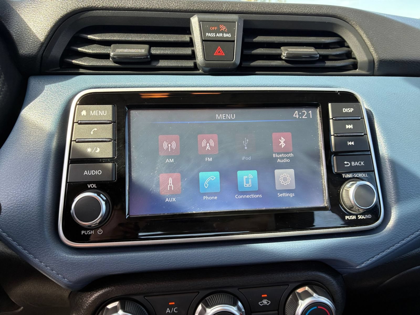 Used 2025 Nissan Versa SV FWD image 19