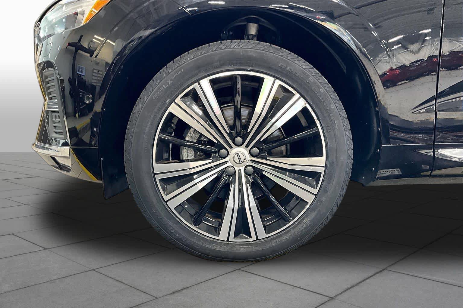 Certified 2023 Volvo XC60 B5 Plus w/ Climate Package AWD/4WD image 11