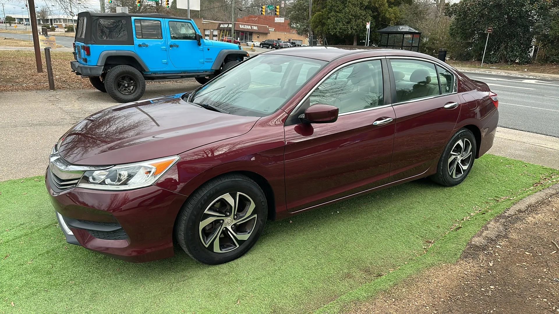 Used 2017 Honda Accord LX image 4