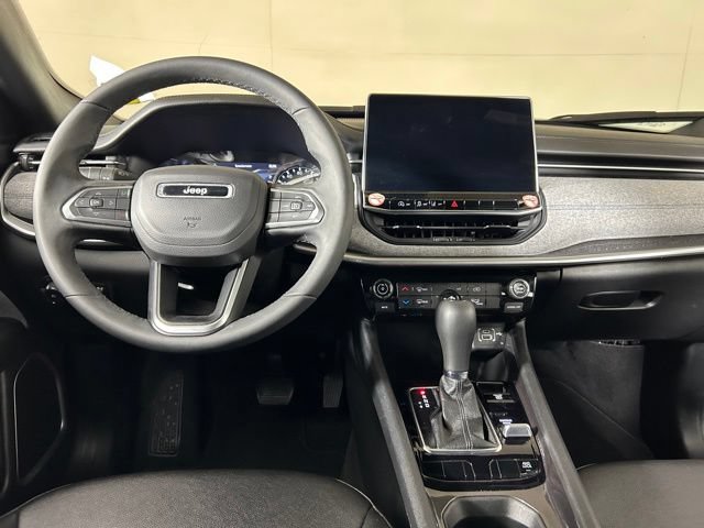 Used 2024 Jeep Compass Latitude AWD/4WD image 14