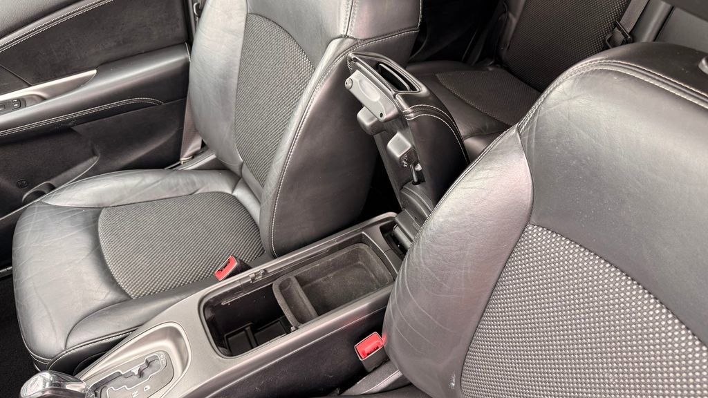 Used 2020 Dodge Journey Crossroad FWD image 23