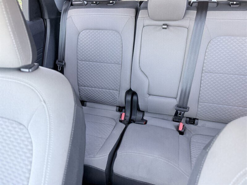 Used 2022 Ford Escape SE w/ SE Sport Appearance Package FWD image 11