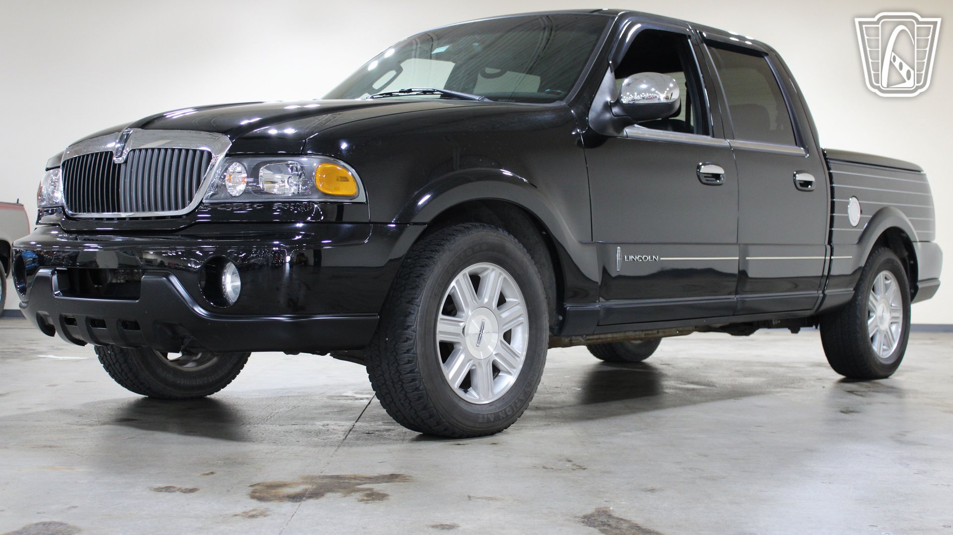 Used 2002 Lincoln Blackwood RWD image 25