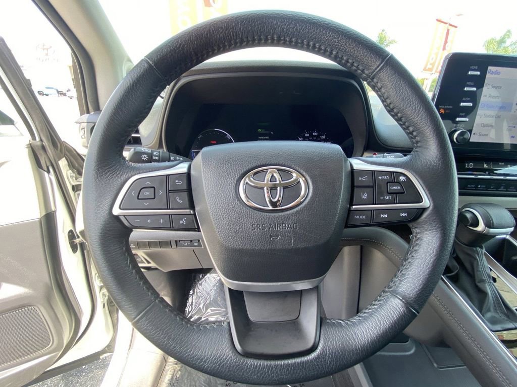 Certified 2024 Toyota Sienna XLE w/ XLE Plus Package AWD/4WD image 25