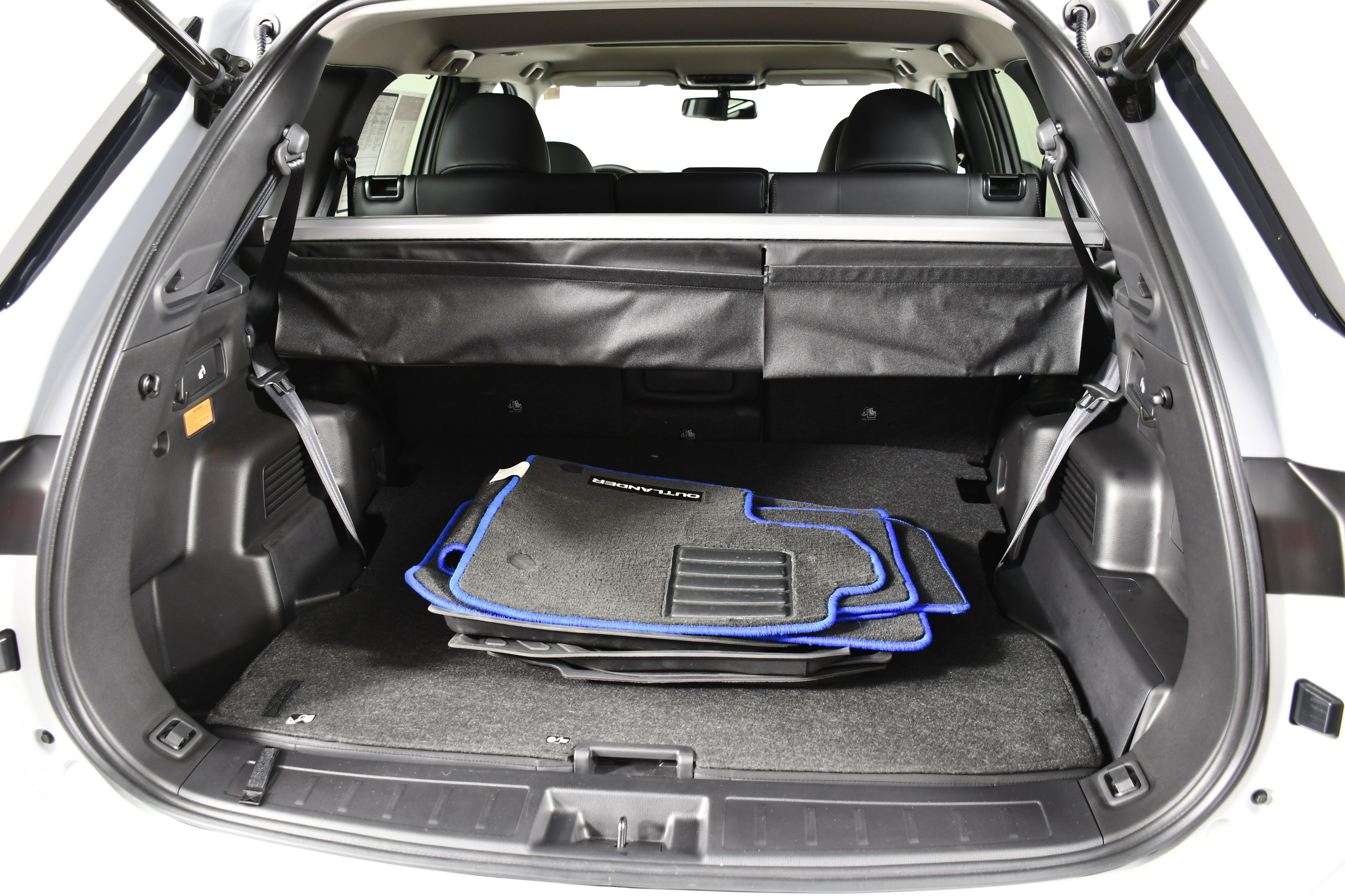 Used 2025 Mitsubishi Outlander SEL image 49