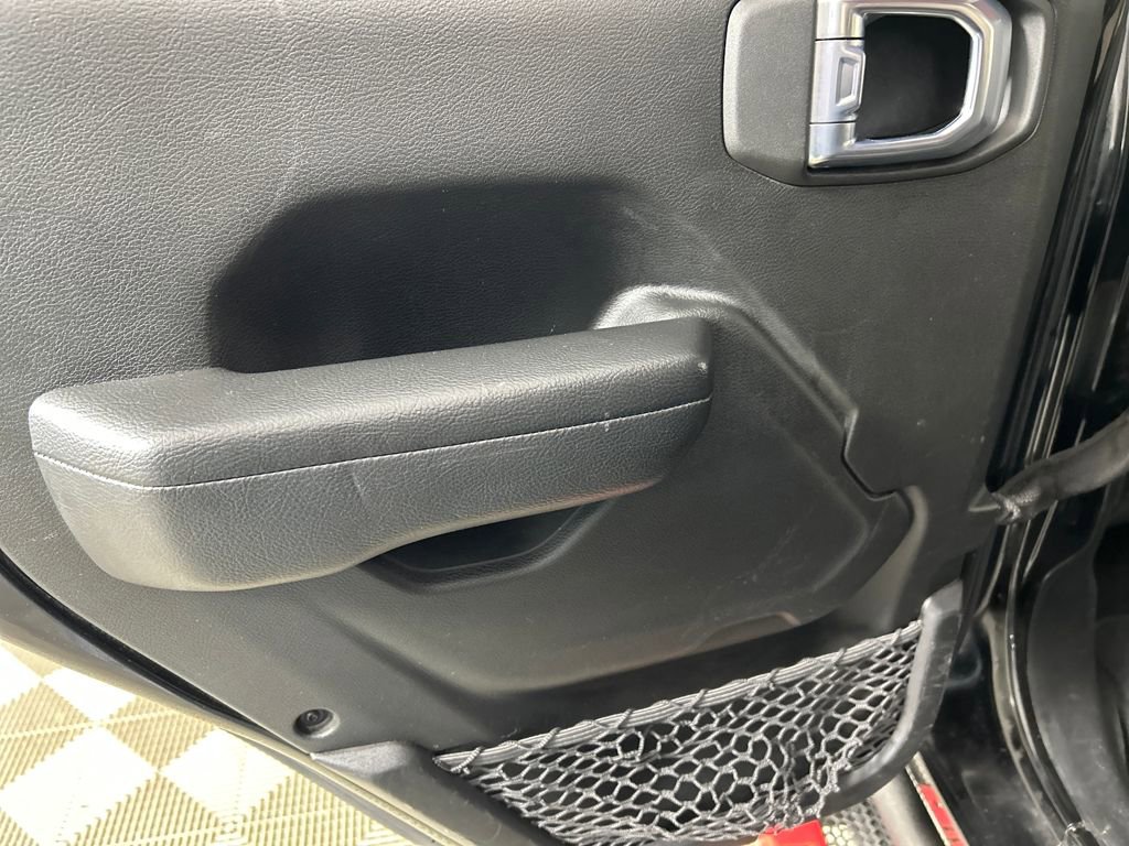 Used 2022 Jeep Wrangler Unlimited Rubicon image 16