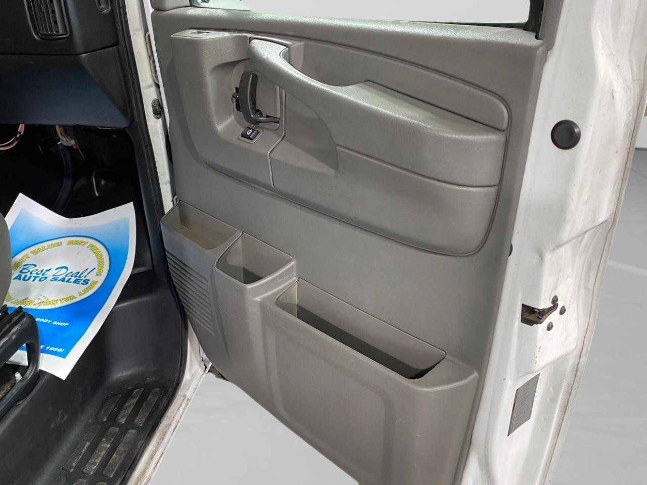 Used 2011 Chevrolet Express 1500 image 18