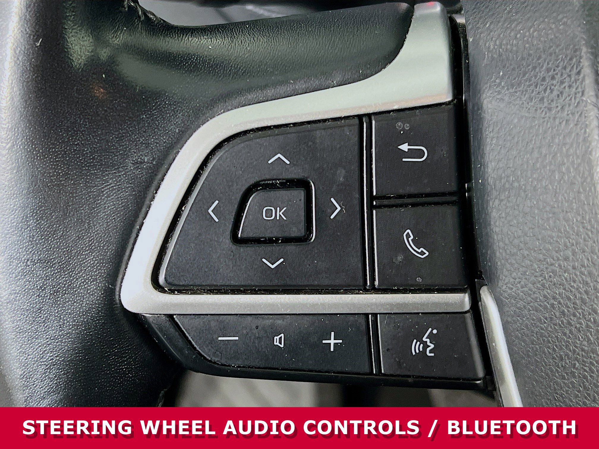 Used 2023 Toyota Highlander LE image 14