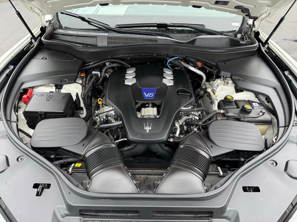 Used 2022 Maserati Levante Modena image 15