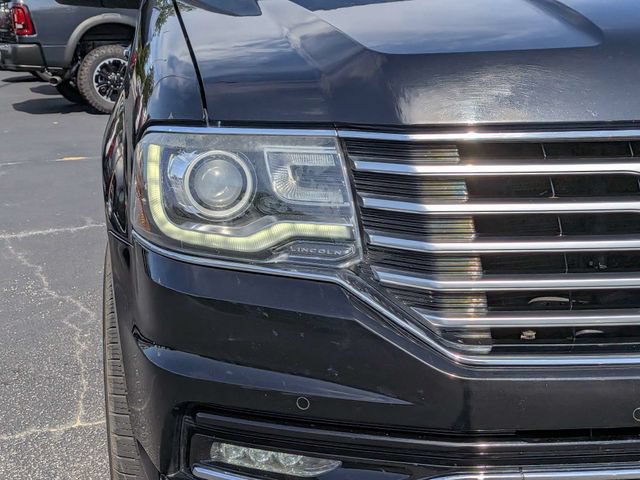 Used 2016 Lincoln Navigator Select RWD image 10