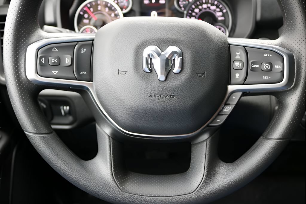 New 2026 RAM 1500 Express AWD/4WD image 21