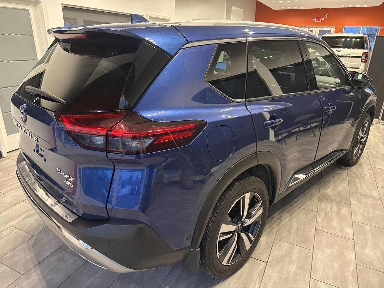 Used 2022 Nissan Rogue Platinum w/ Head-Up Display Package image 10