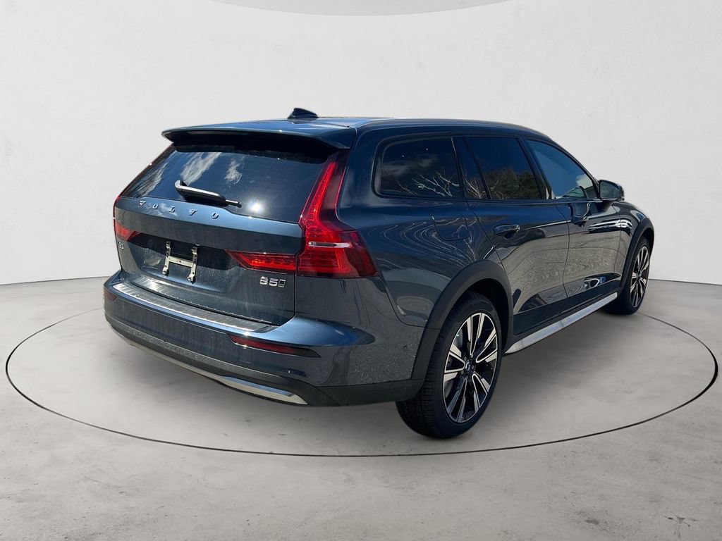New 2026 Volvo V60 B5 Cross Country Ultra w/ Protection Package Premier AWD/4WD image 5