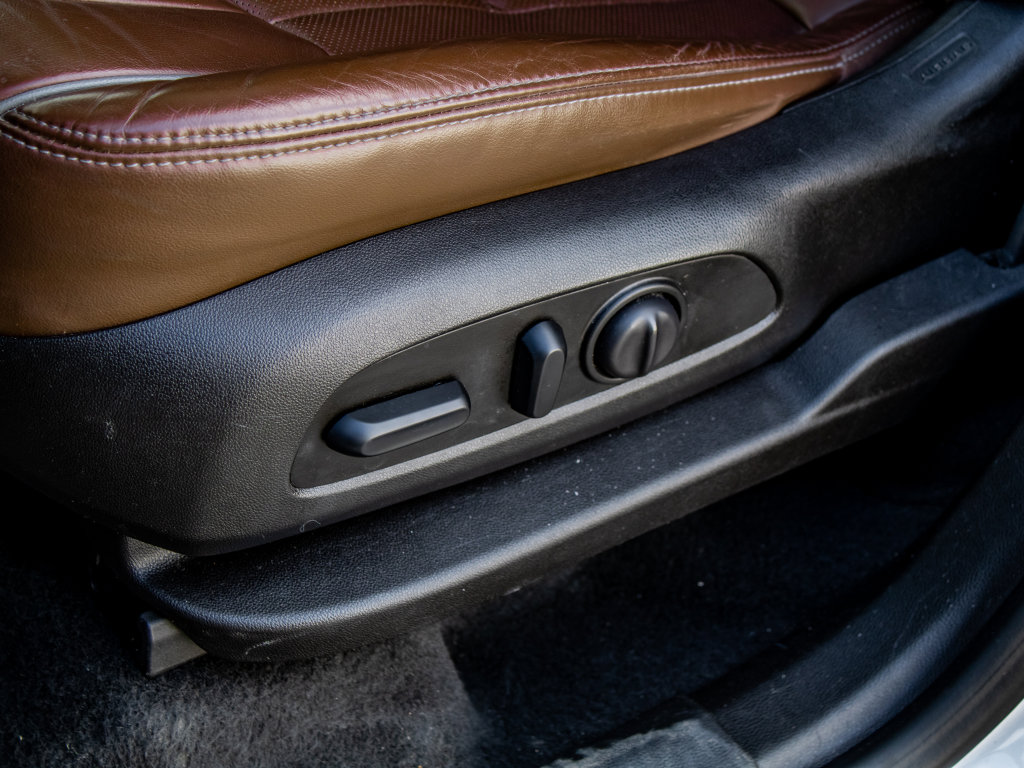 Used 2018 Buick Enclave Avenir w/ Avenir Technology Package AWD/4WD image 21