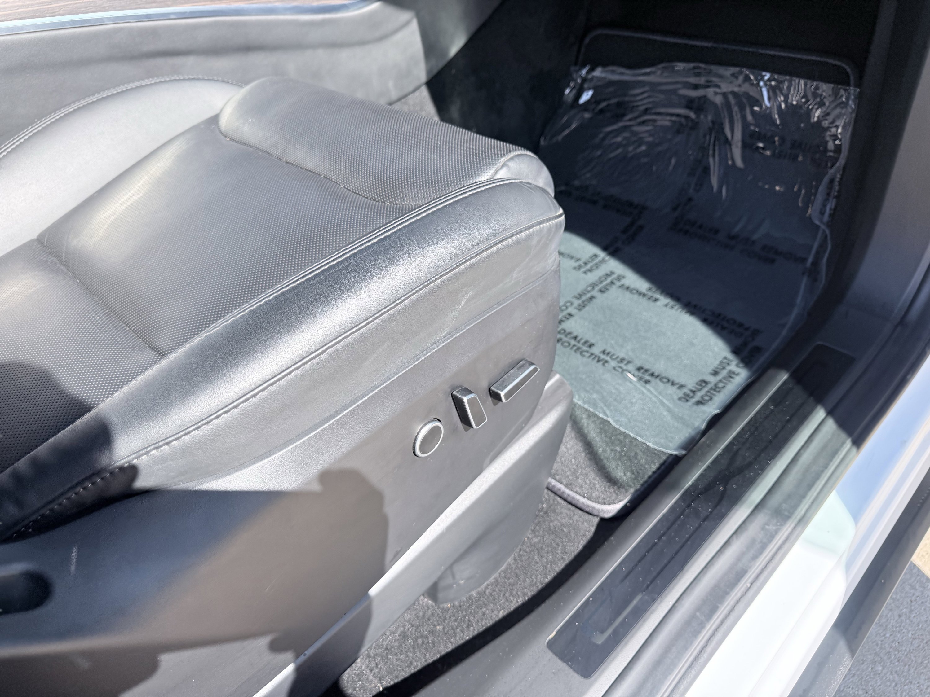 Used 2023 Tesla Model X image 60