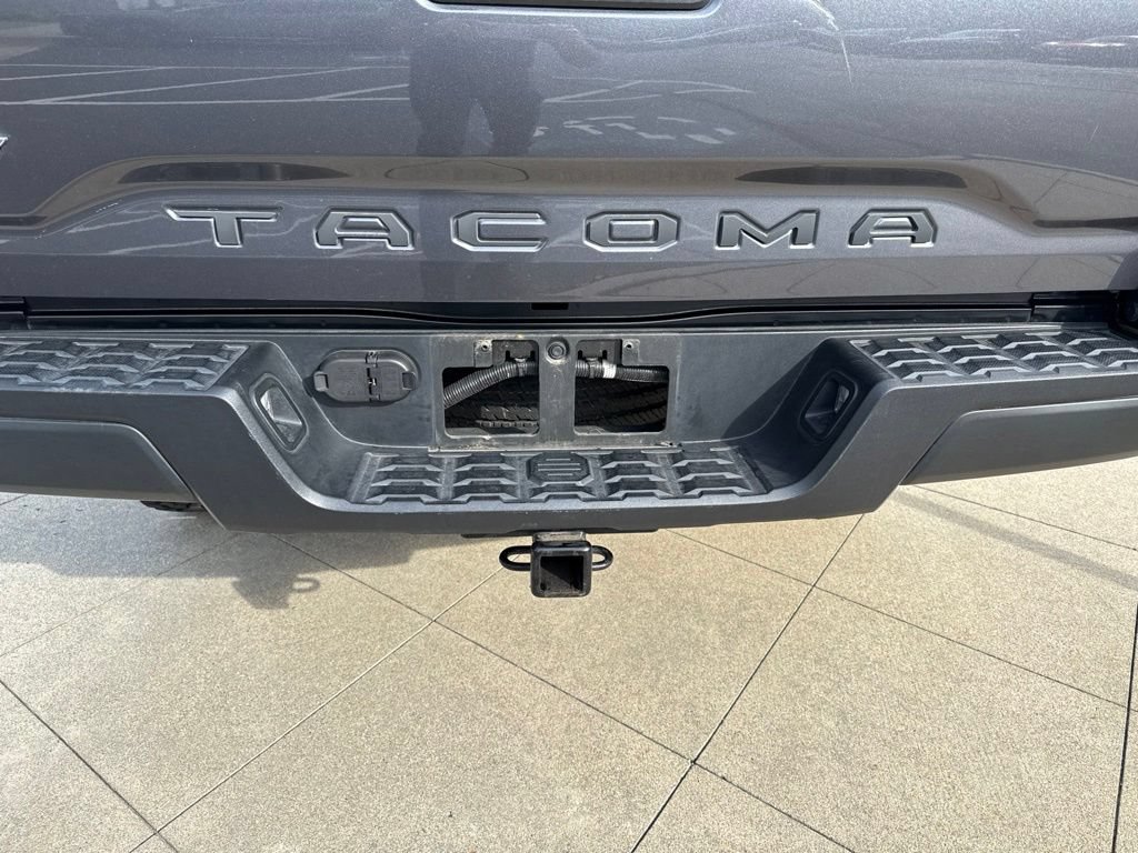 Used 2021 Toyota Tacoma SR AWD/4WD image 9