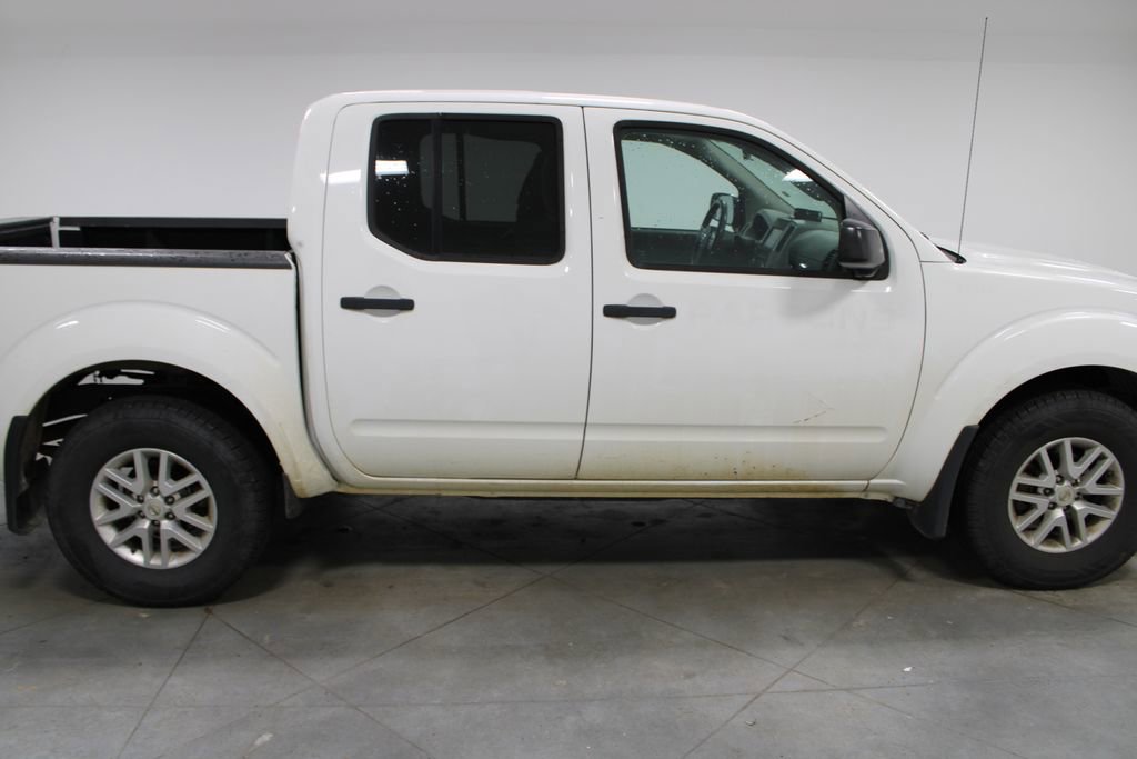 Used 2019 Nissan Frontier SV image 11