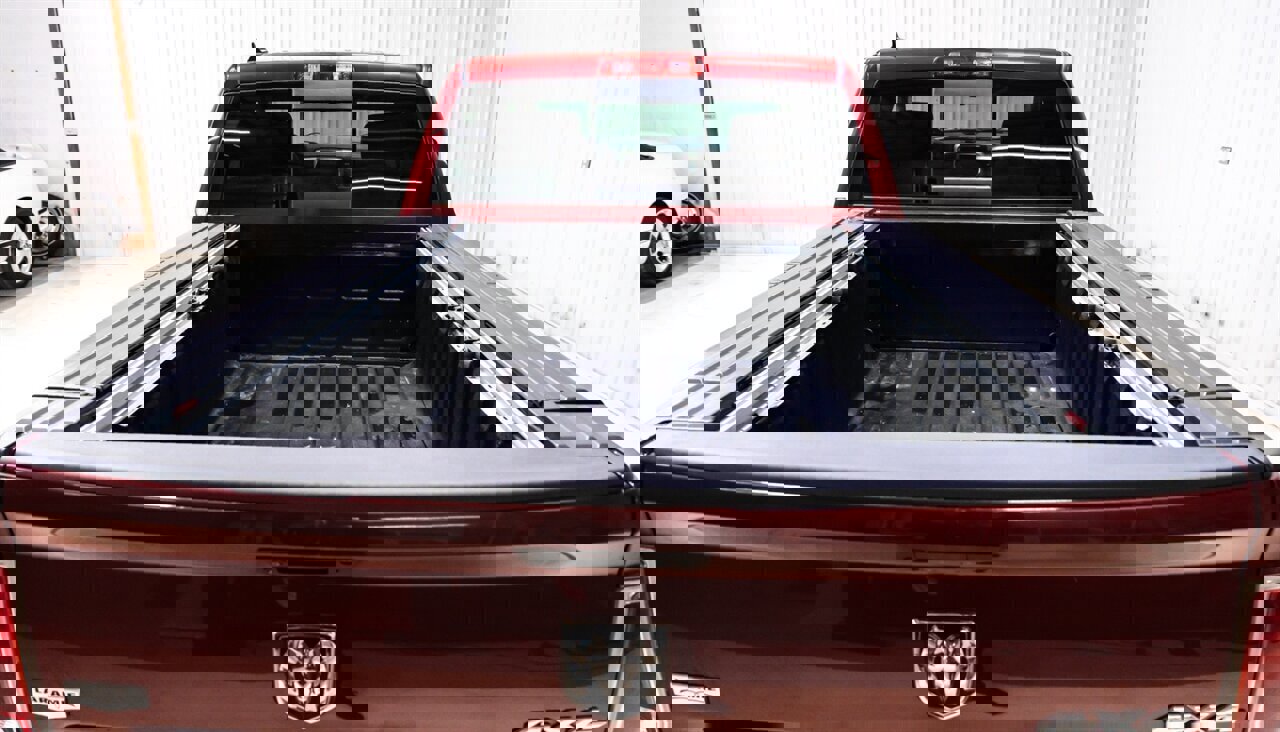 Used 2015 RAM 1500 Laramie w/ Convenience Group image 10