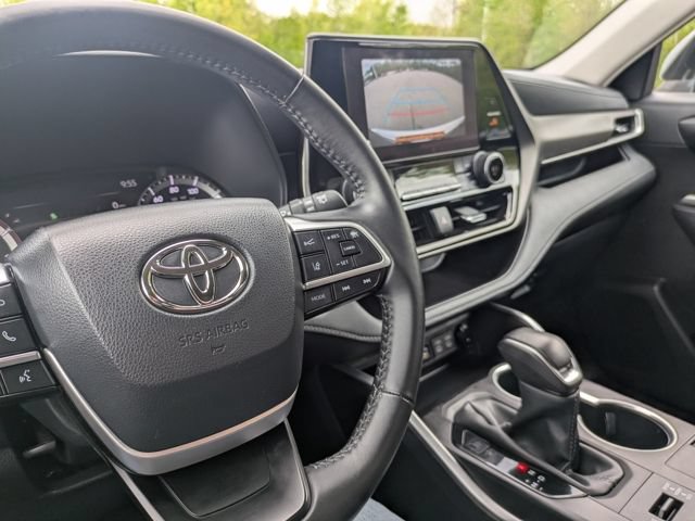 Certified 2024 Toyota Highlander LE AWD/4WD image 35