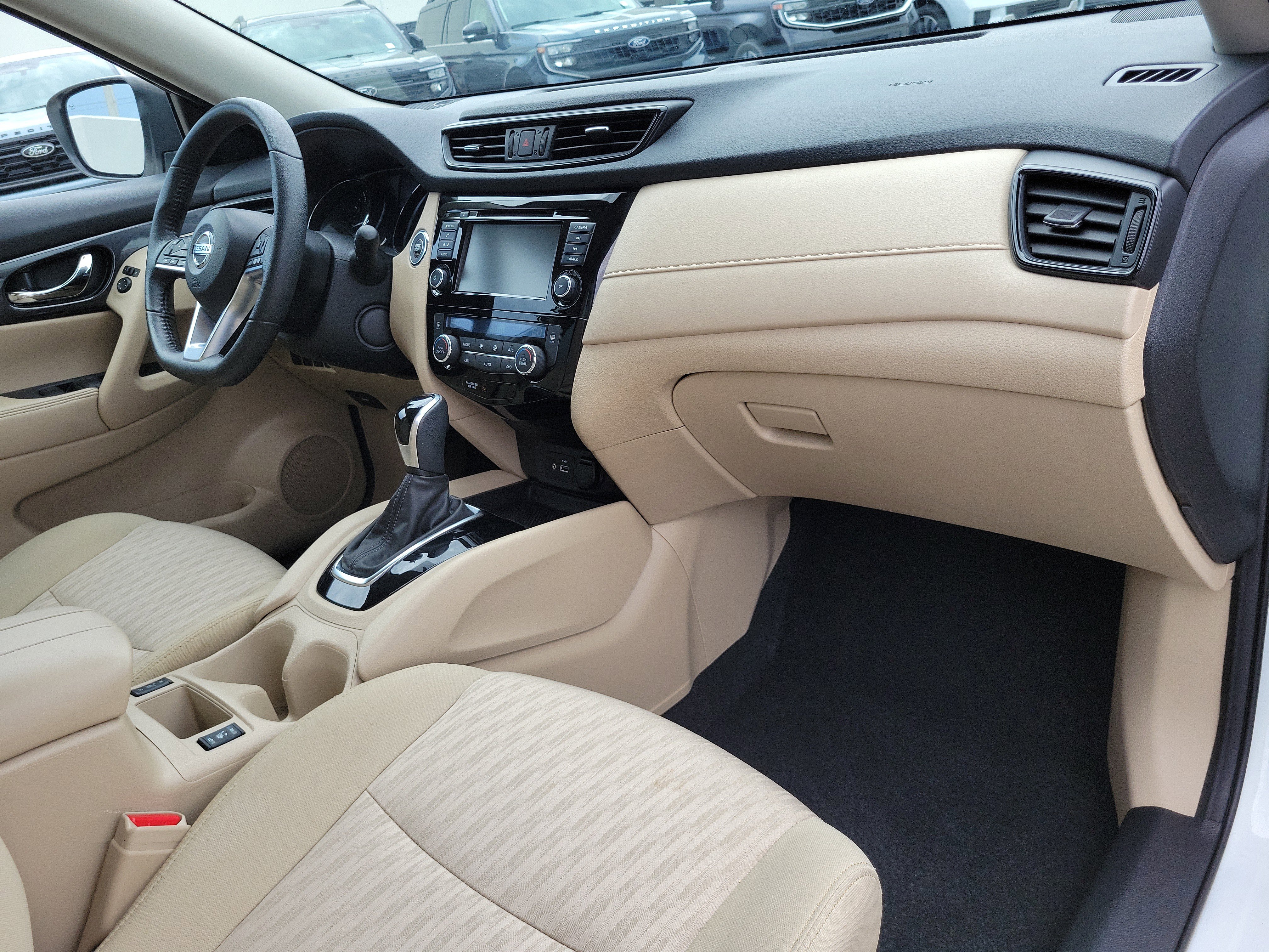 Used 2020 Nissan Rogue SV FWD image 15