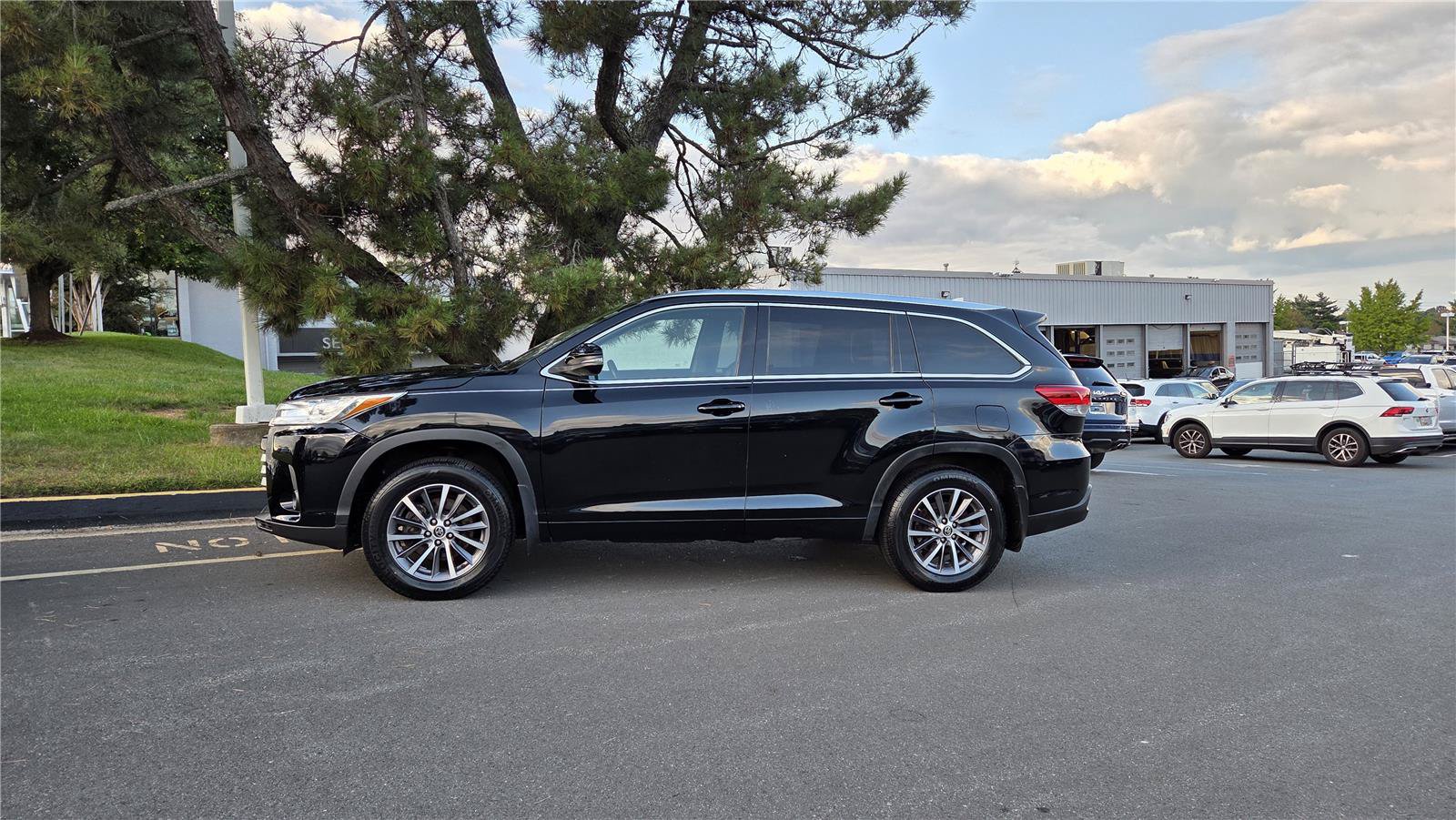 Used 2018 Toyota Highlander XLE AWD/4WD image 85
