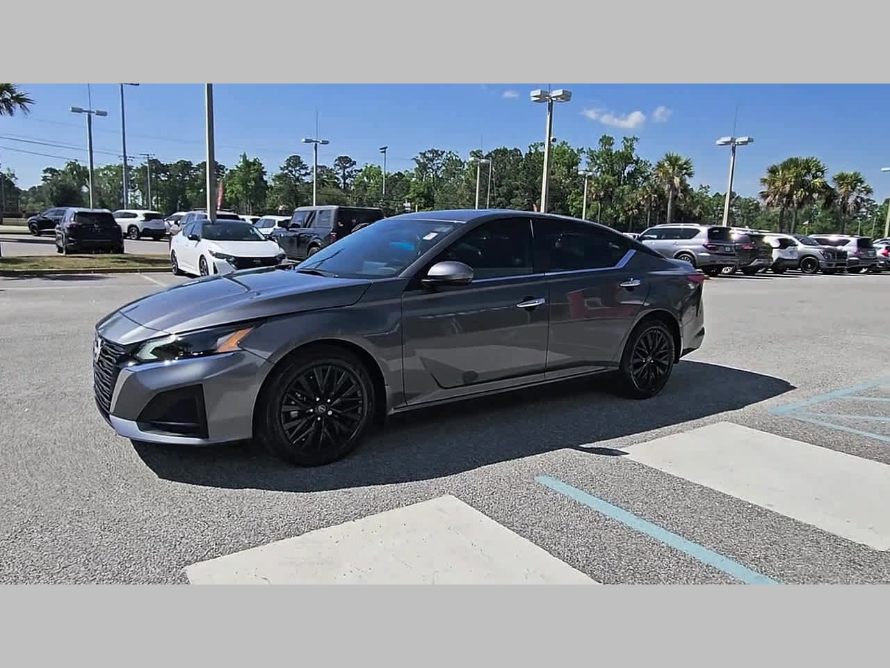 Used 2025 Nissan Altima 2.5 SV w/ SV Special Edition Package FWD image 22