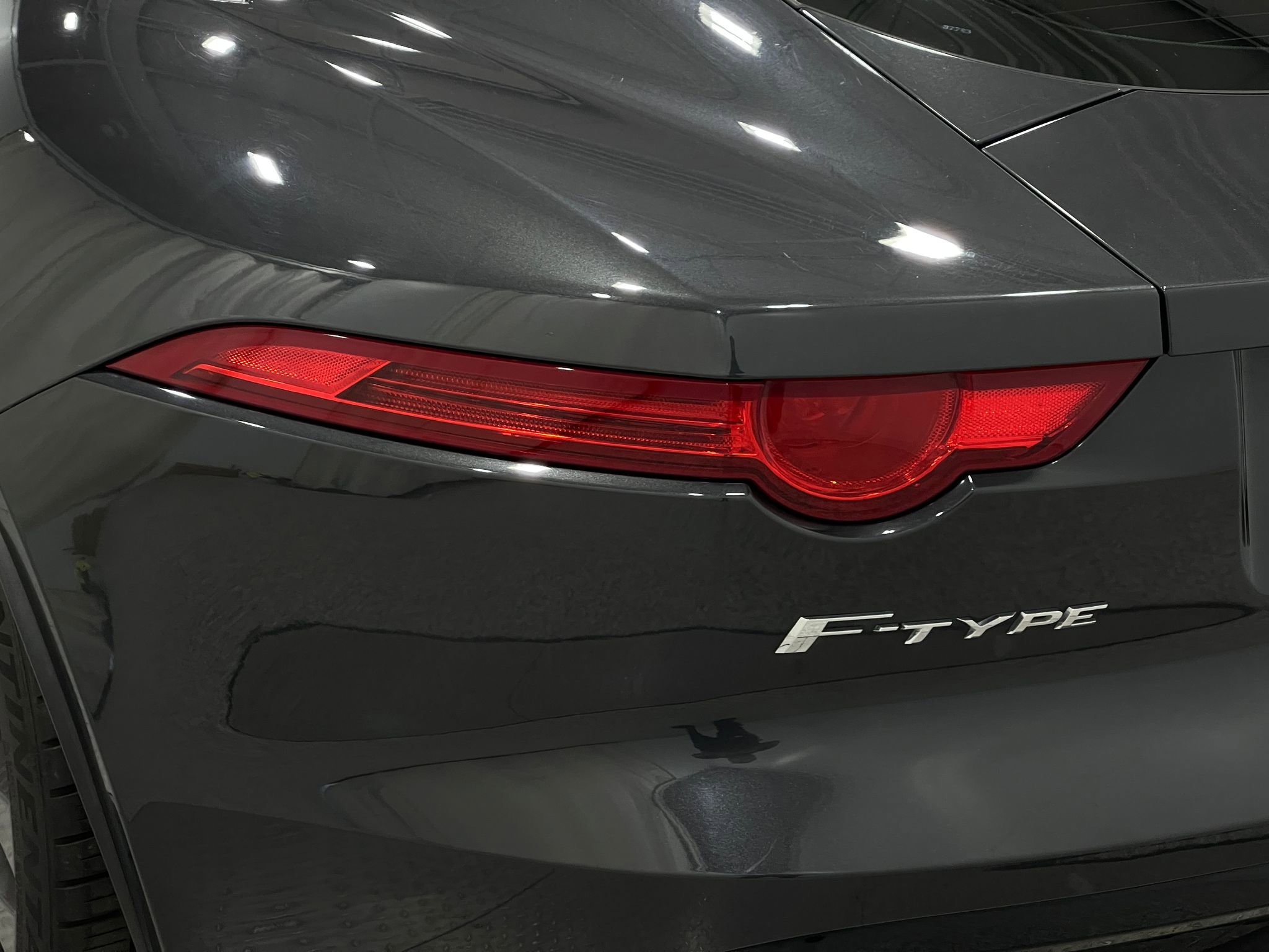 Used 2016 Jaguar F-TYPE S image 31