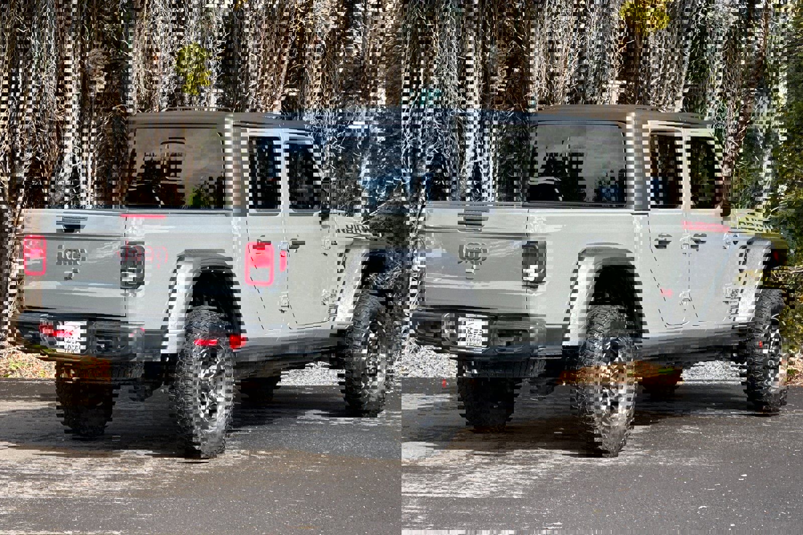 Used 2022 Jeep Gladiator Rubicon w/ Cold Weather Group image 4