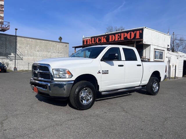 Used 2013 RAM 2500 Tradesman w/ Chrome Appearance Group AWD/4WD image 3