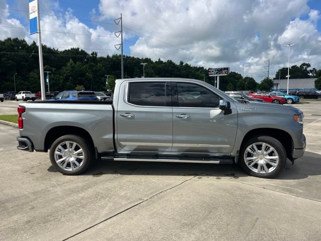 Used 2024 Chevrolet Silverado 1500 High Country w/ Technology Package AWD/4WD image 9