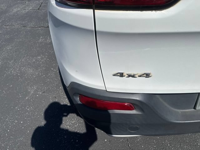 Used 2016 Jeep Cherokee Limited AWD/4WD image 5