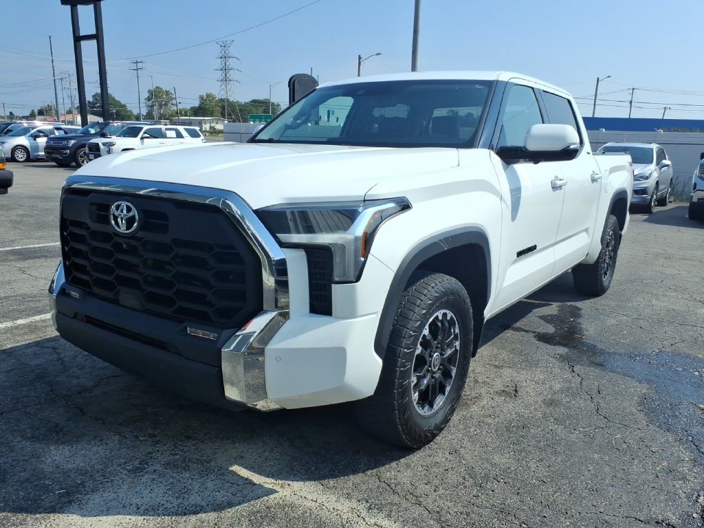 Used 2022 Toyota Tundra SR5 RWD image 3