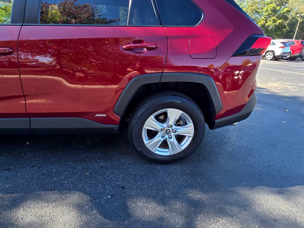 Certified 2019 Toyota RAV4 XLE w/ Convenience Package AWD/4WD image 4