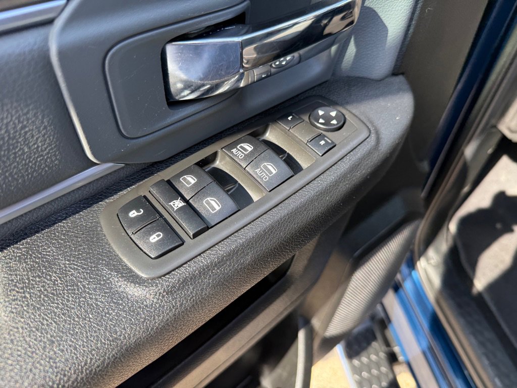 Used 2021 RAM 1500 Classic SLT image 23